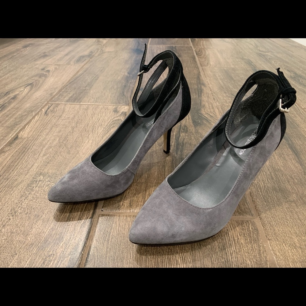 8M BCBGeneration High Heels w/Ankle Strap - Picture 2 of 3